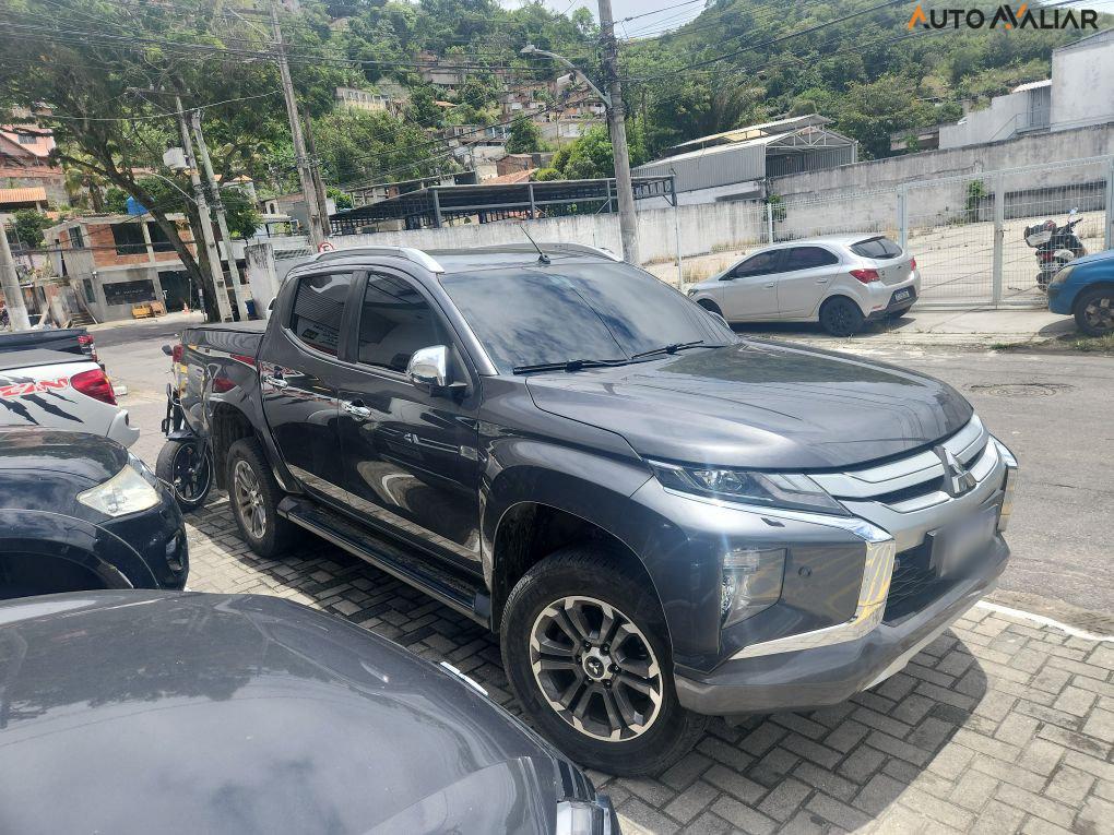 MITSUBISHI L200 TRITON  2.4 16V TURBO DIESEL SPORT HPE-S CD 4P 4X4 AUTOM&Aacute;TICO