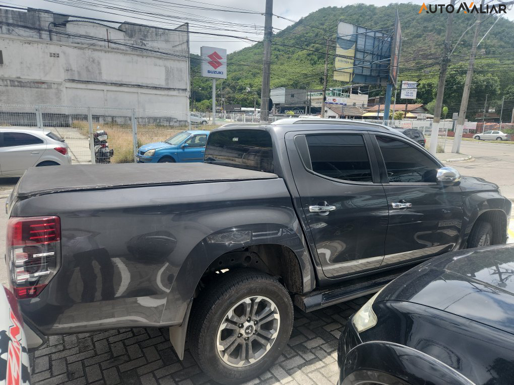 MITSUBISHI L200 TRITON  2.4 16V TURBO DIESEL SPORT HPE-S CD 4P 4X4 AUTOM&Aacute;TICO