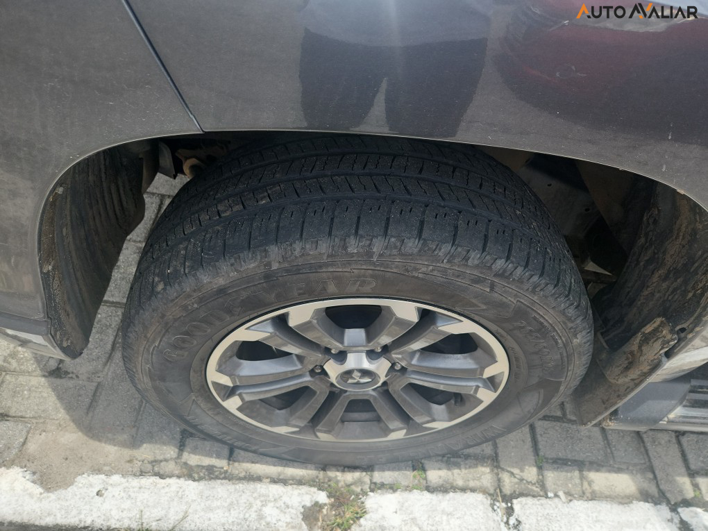 MITSUBISHI L200 TRITON  2.4 16V TURBO DIESEL SPORT HPE-S CD 4P 4X4 AUTOM&Aacute;TICO