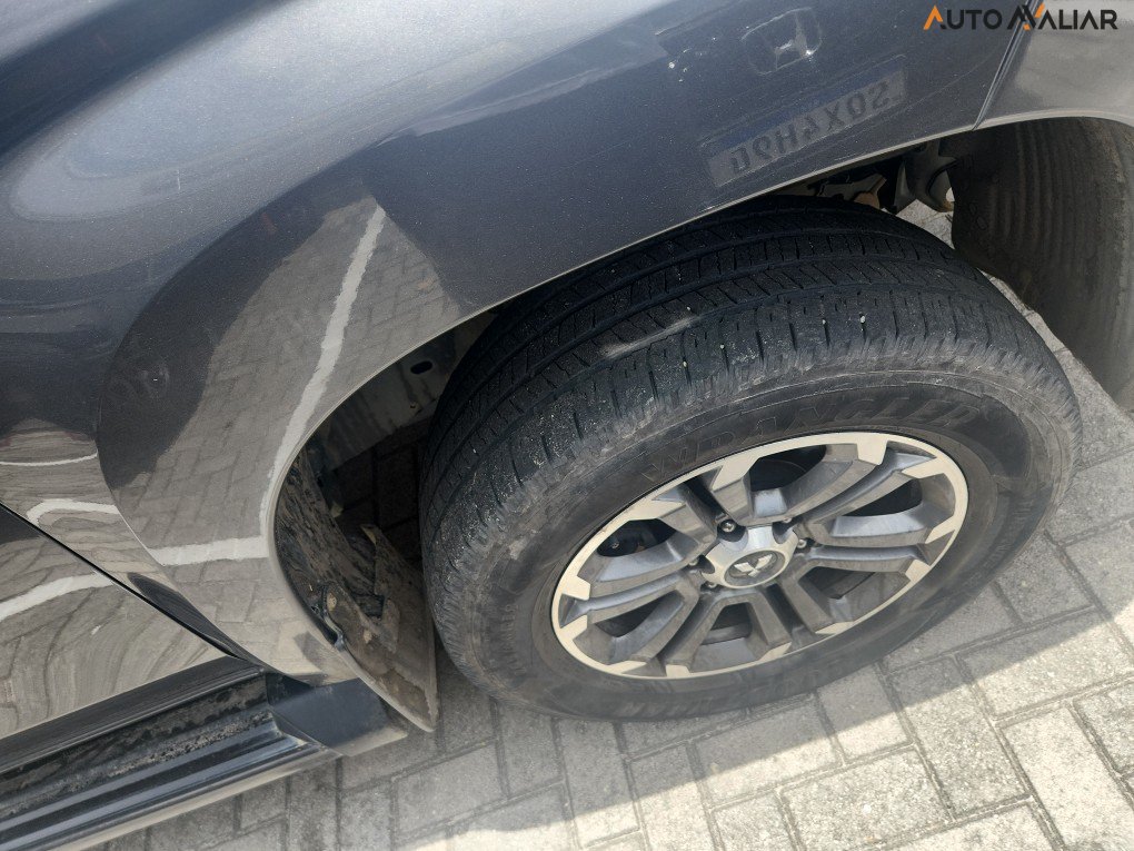 MITSUBISHI L200 TRITON  2.4 16V TURBO DIESEL SPORT HPE-S CD 4P 4X4 AUTOM&Aacute;TICO