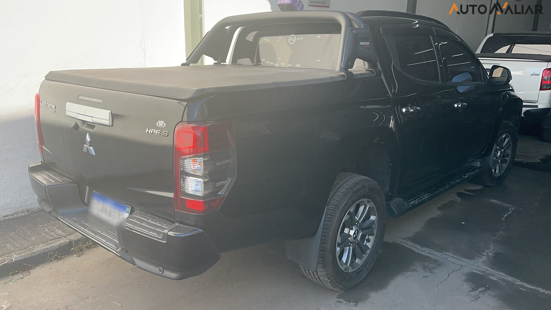 MITSUBISHI L200 TRITON  2.4 16V TURBO DIESEL SPORT HPE-S CD 4P 4X4 AUTOMÁTICO