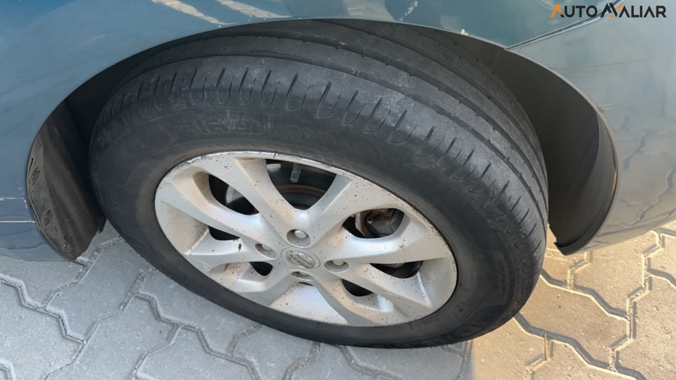 NISSAN MARCH 1.6 SV 16V FLEX 4P XTRONIC