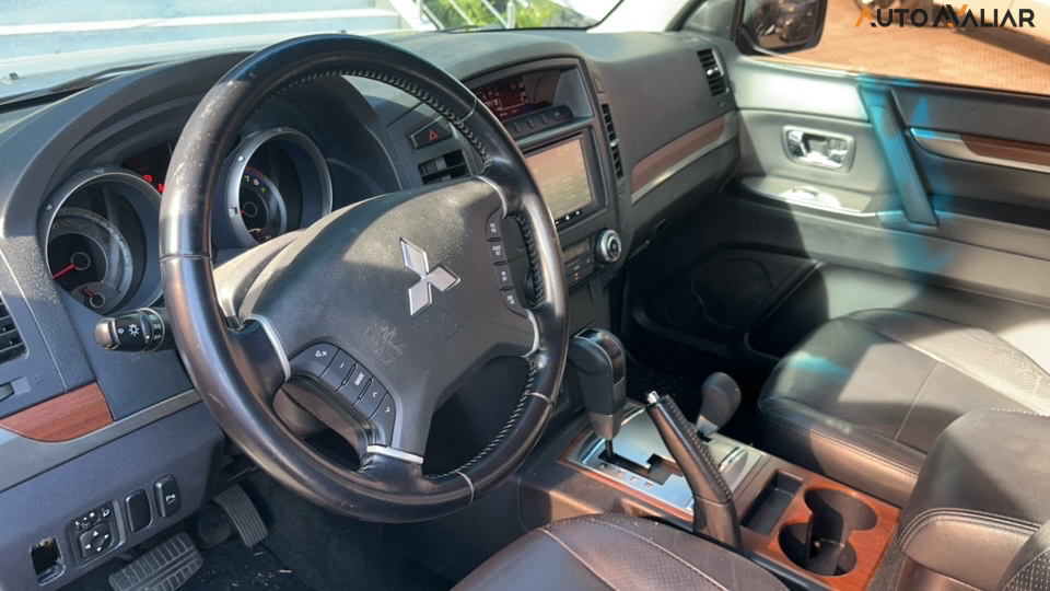 MITSUBISHI PAJERO FULL 3.8 HPE 4X4 V6 24V GASOLINA 2P AUTOMATICO