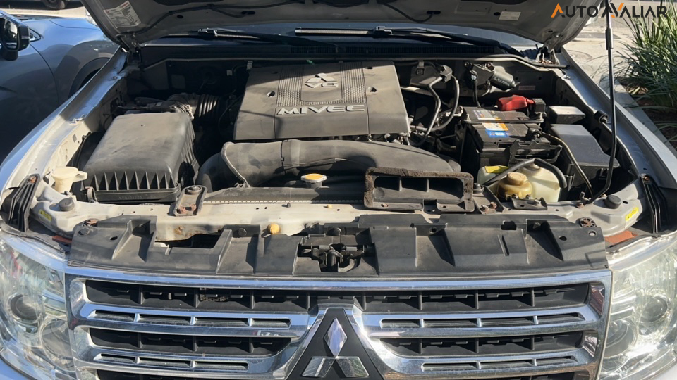 MITSUBISHI PAJERO FULL 3.8 HPE 4X4 V6 24V GASOLINA 2P AUTOMATICO