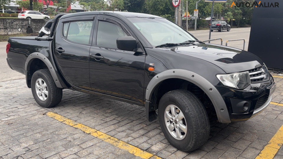 MITSUBISHI L200 GLS 4X4-MT 3.2 16V TB-IC