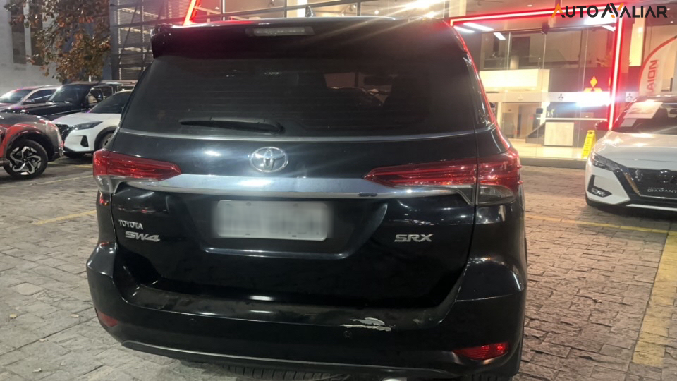 TOYOTA HILUX SW4 2.8 SRX 4X4 7 LUGARES 16V TURBO INTERCOOLER DIESEL 4P AUTOMATICO