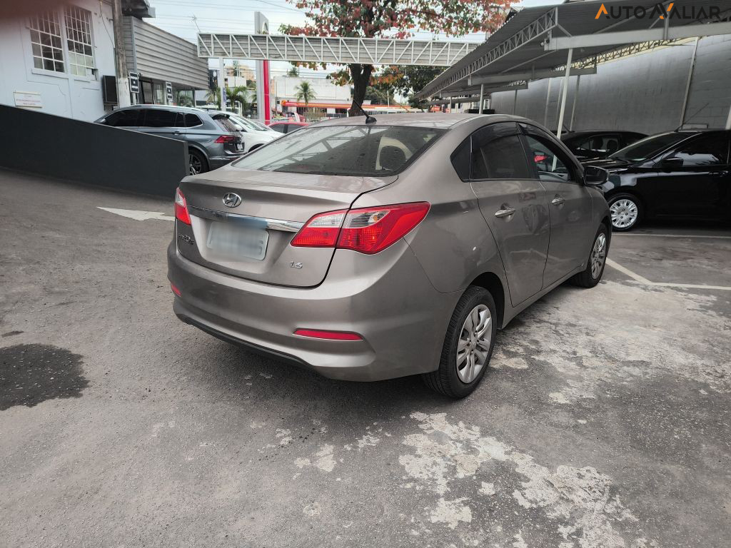 HYUNDAI HB20S 1.6 COMFORT PLUS 16V FLEX 4P MANUAL