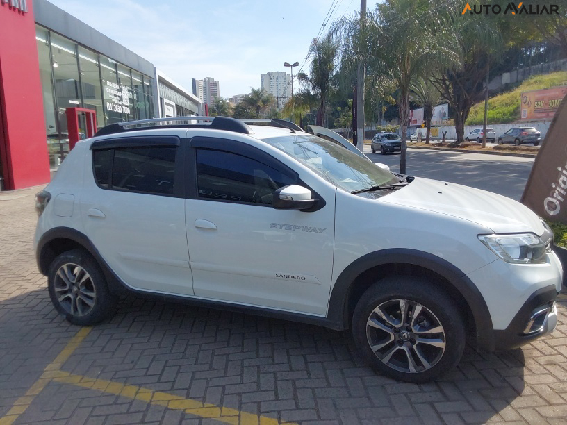 RENAULT SANDERO 1.6 16V SCE FLEX STEPWAY ICONIC X-TRONIC