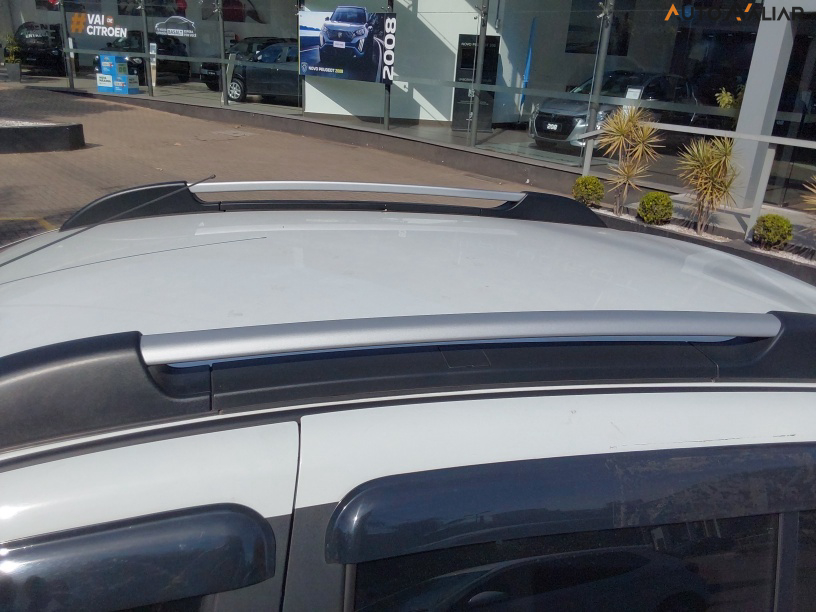 RENAULT SANDERO 1.6 16V SCE FLEX STEPWAY ICONIC X-TRONIC