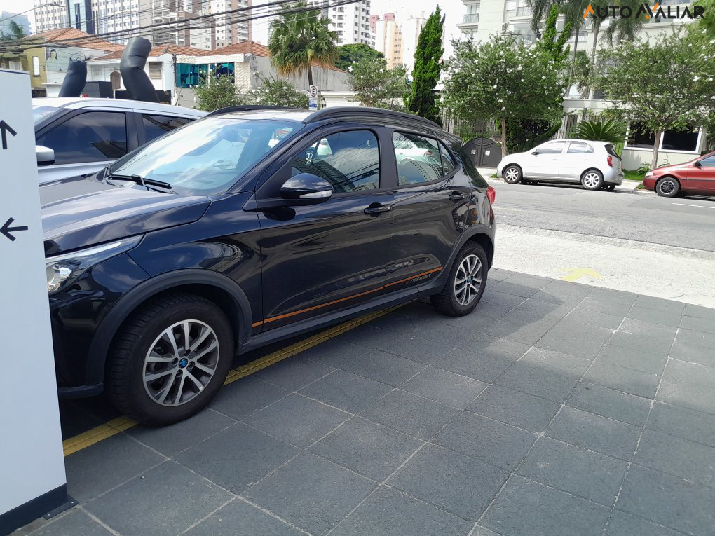 FIAT ARGO 1.3 FIREFLY FLEX TREKKING MANUAL