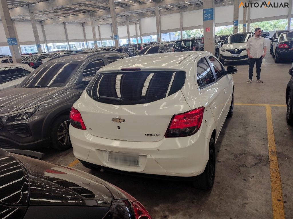CHEVROLET ONIX 1.4 MPFI LT 8V FLEX 4P MANUAL
