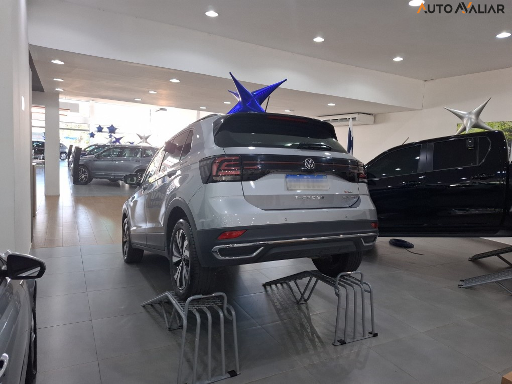 VOLKSWAGEN T-CROSS 1.0 200 TSI TOTAL FLEX COMFORTLINE AUTOMÁTICO