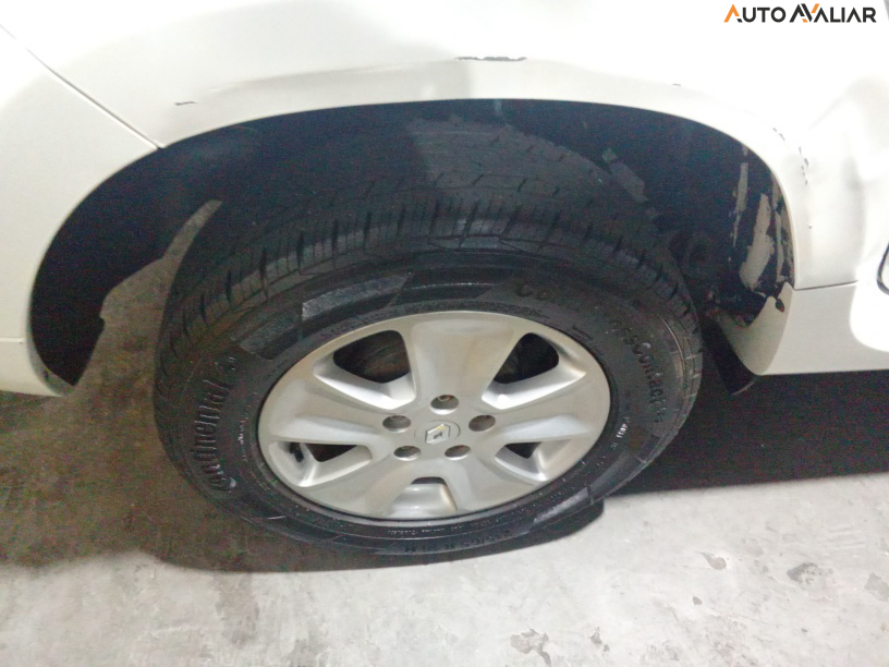 RENAULT DUSTER 2.0 DYNAMIQUE 4X2 16V FLEX 4P AUTOMATICO