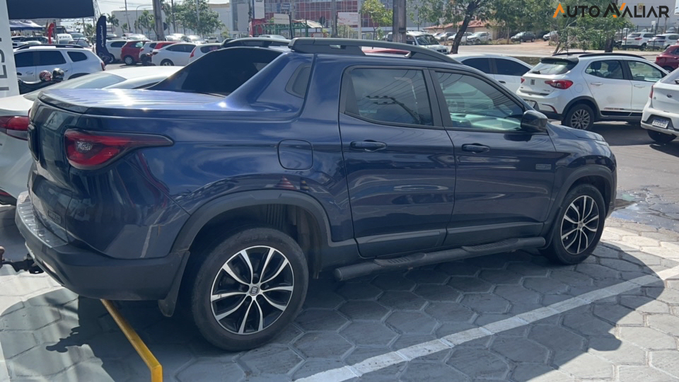 FIAT TORO 2.0 16V TURBO DIESEL ULTRA 4WT A9