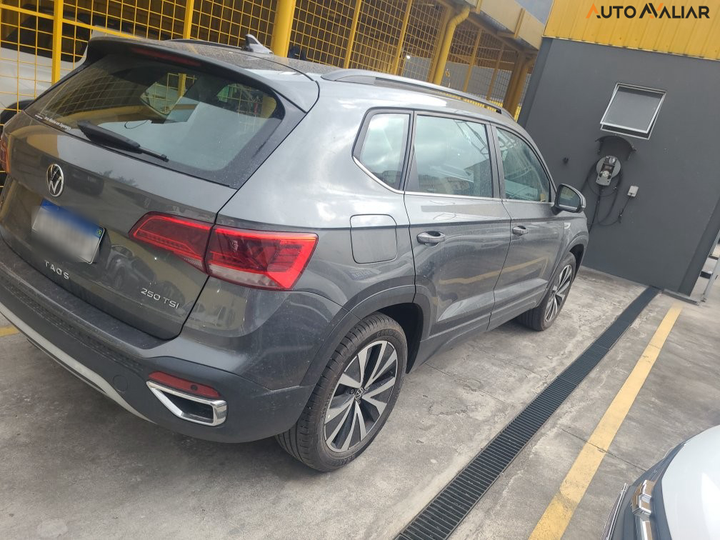 VOLKSWAGEN TAOS 1.4 250 TSI TOTAL FLEX COMFORTLINE AUTOMÁTICO