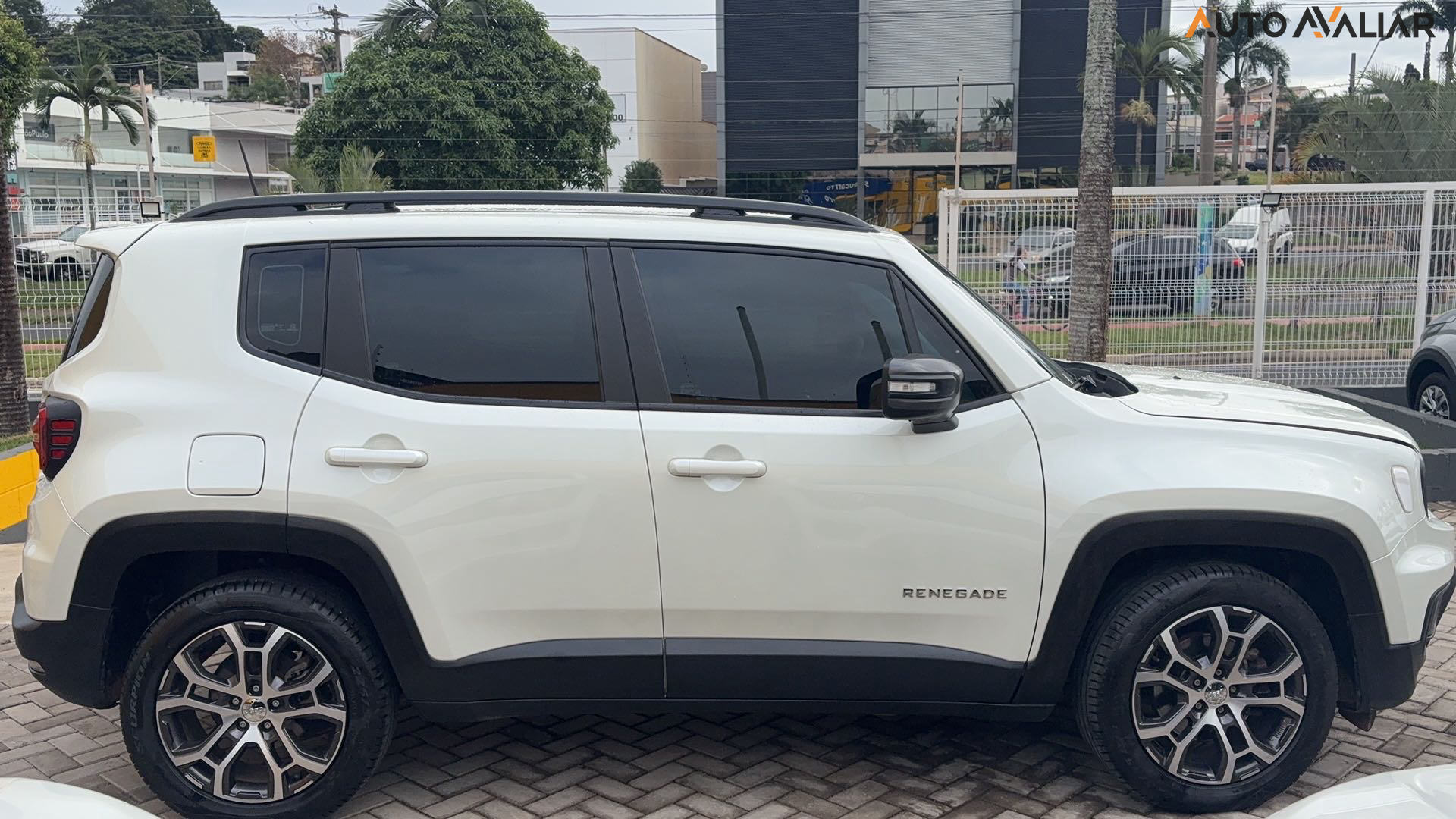 JEEP RENEGADE 1.3 T270 TURBO FLEX LONGITUDE AT6