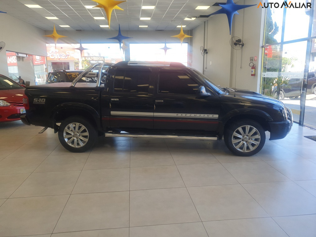 CHEVROLET S10 2.4 MPFI EXECUTIVE 4X2 CD 8V FLEX 4P MANUAL