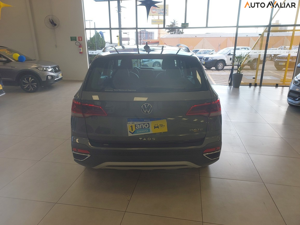 VOLKSWAGEN TAOS 1.4 250 TSI TOTAL FLEX COMFORTLINE AUTOMÁTICO
