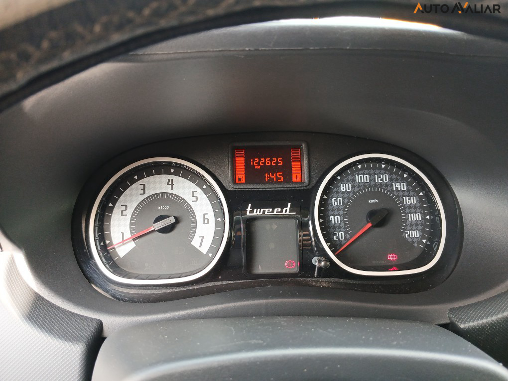 RENAULT SANDERO 1.6 STEPWAY TWEED 8V FLEX 4P MANUAL