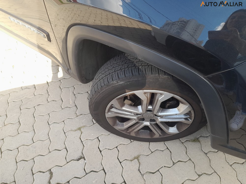 JEEP COMPASS 1.3 T270 TURBO FLEX LONGITUDE AT6