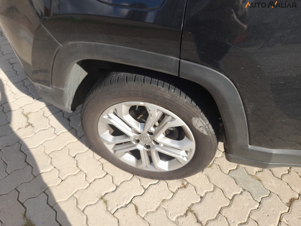 JEEP COMPASS 1.3 T270 TURBO FLEX LONGITUDE AT6