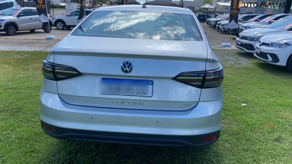 VOLKSWAGEN VIRTUS 1.0 170 TSI MANUAL