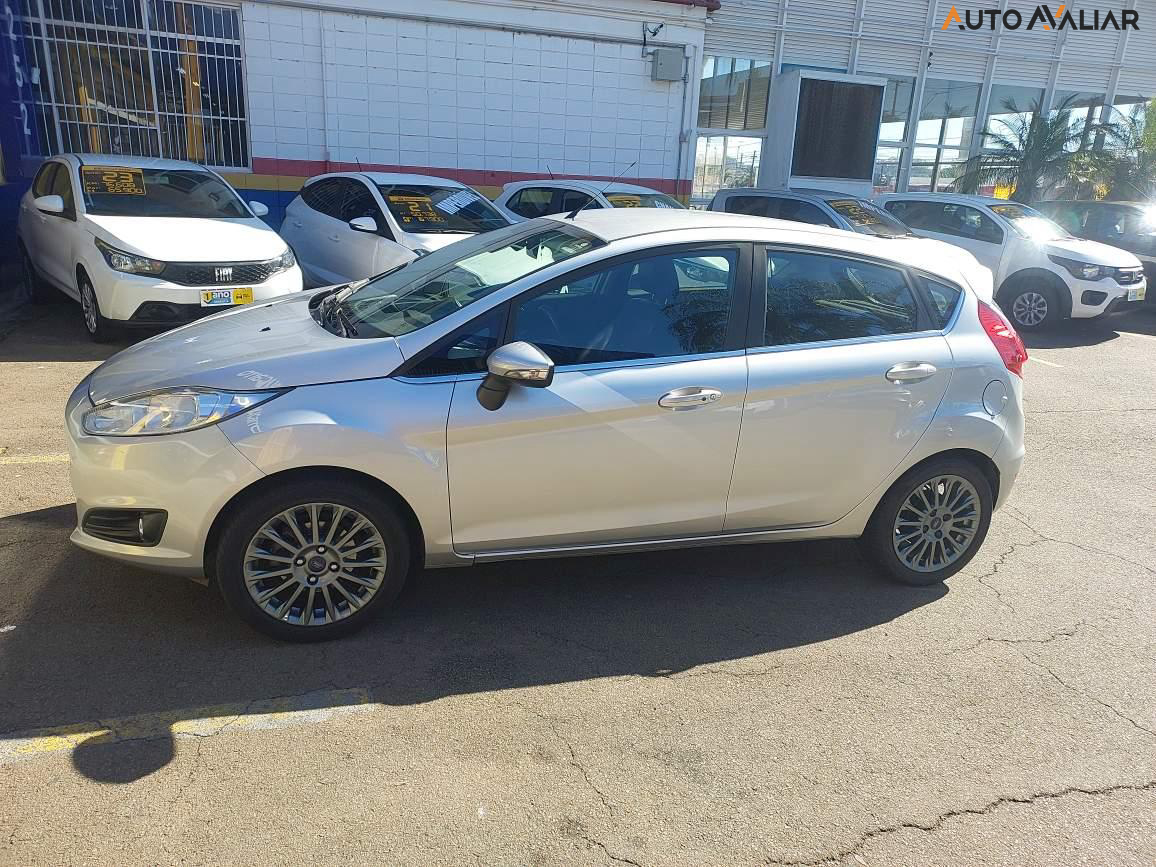 FORD FIESTA 1.6 TITANIUM HATCH 16V FLEX 4P POWERSHIFT