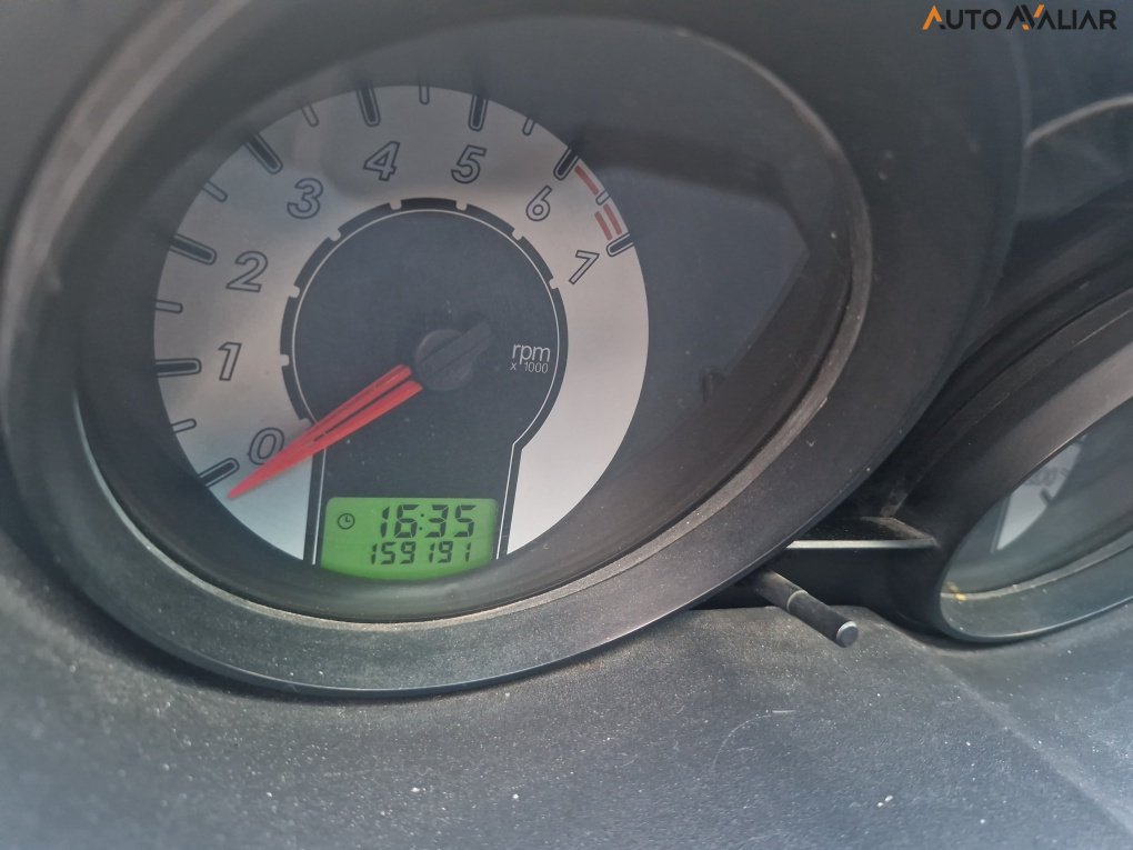 FORD FIESTA 1.0 MPI TRAIL HATCH 8V FLEX 4P MANUAL