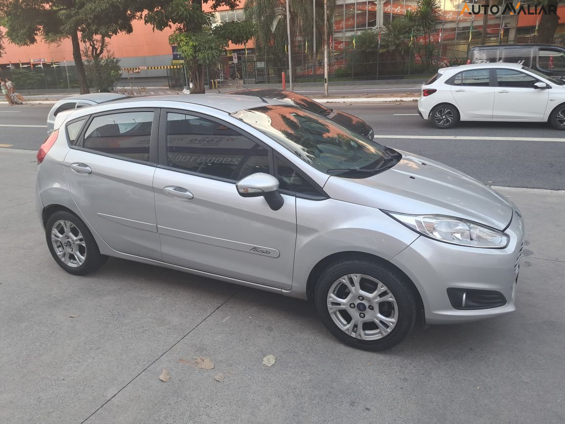 FORD FIESTA 1.6 SE HATCH 16V FLEX 4P AUTOMATICO
