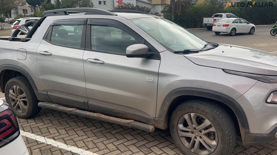 FIAT TORO 2.0 16V TURBO DIESEL FREEDOM 4WD AT9
