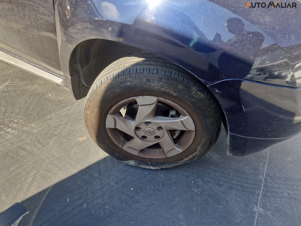 RENAULT DUSTER 2.0 DYNAMIQUE 4X2 16V FLEX 4P AUTOMATICO