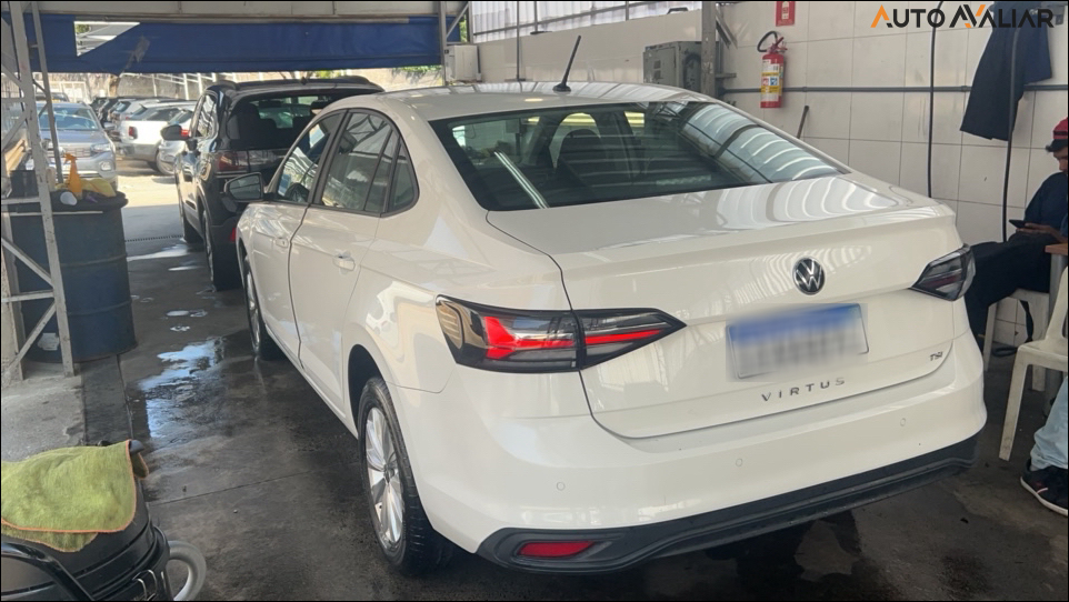 VOLKSWAGEN VIRTUS 1.0 170 TSI AUTOMÁTICO