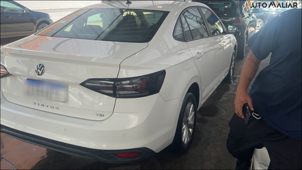 VOLKSWAGEN VIRTUS 1.0 170 TSI AUTOMÁTICO