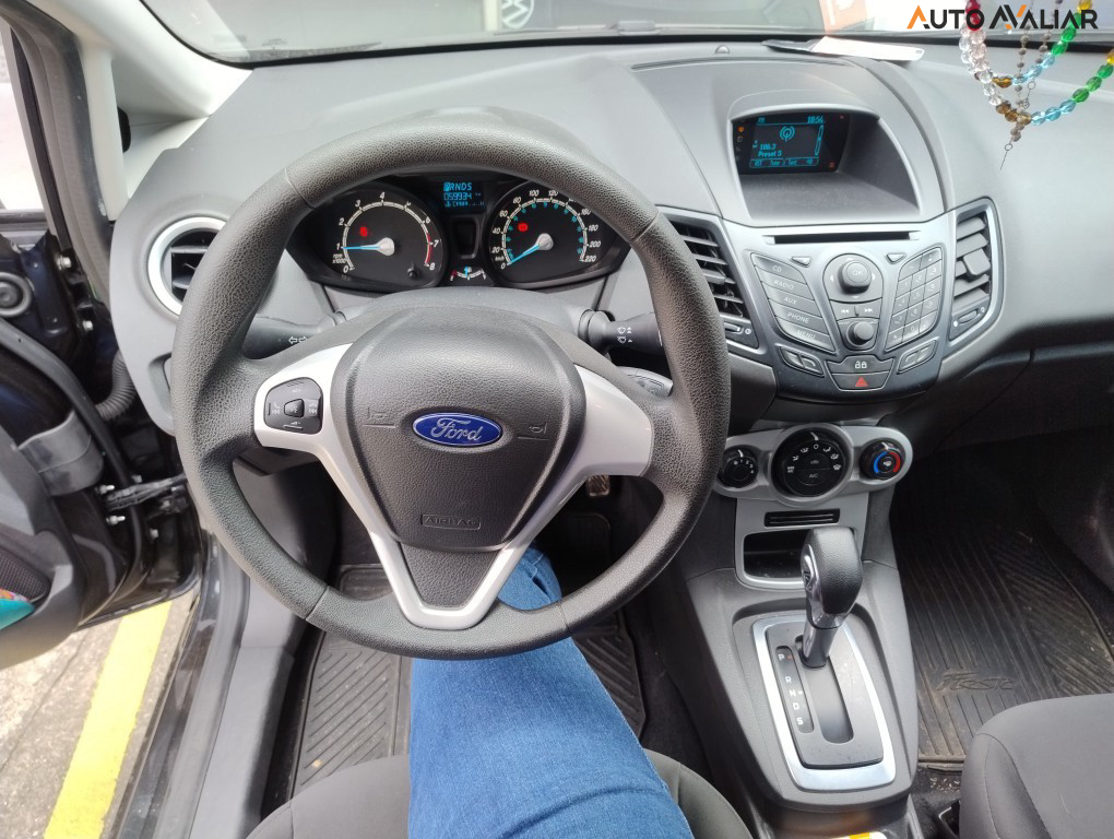 FORD FIESTA 1.6 SE PLUS HATCH 16V FLEX 4P POWERSHIFT