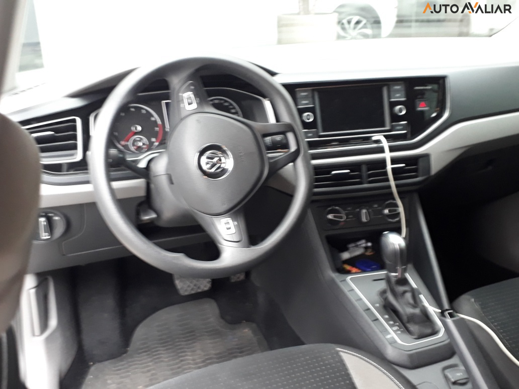 VOLKSWAGEN POLO 1.0 200 TSI COMFORTLINE AUTOMATICO