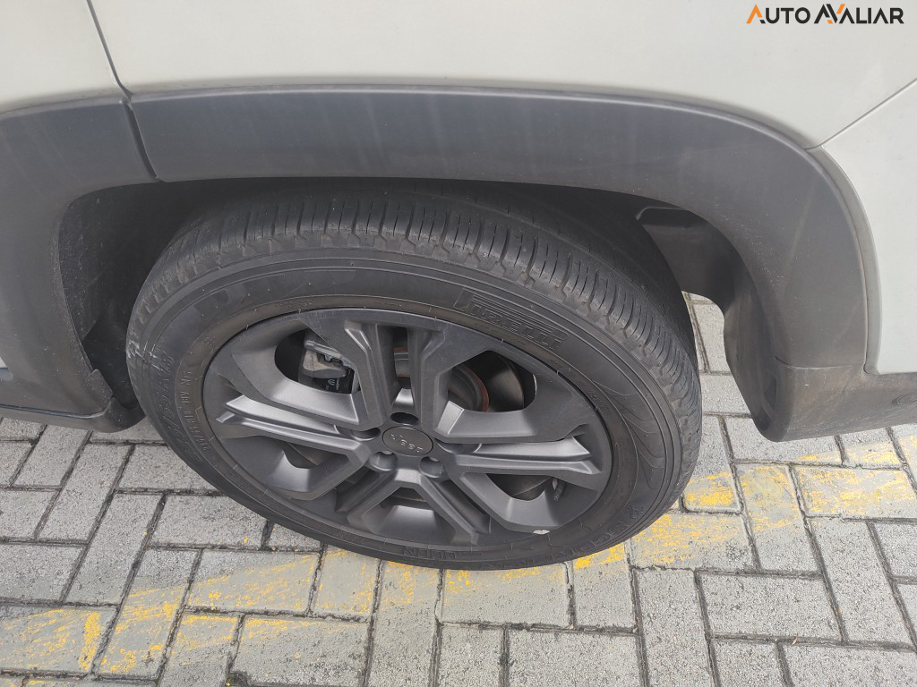 JEEP COMPASS 1.3 T270 TURBO FLEX LONGITUDE AT6