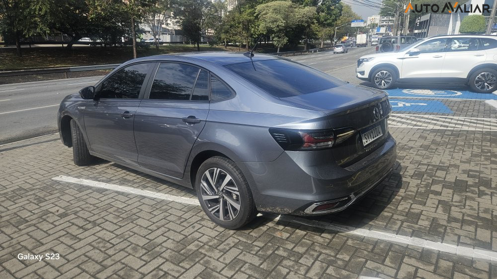 VOLKSWAGEN VIRTUS 1.0 200 TSI HIGHLINE AUTOMÁTICO