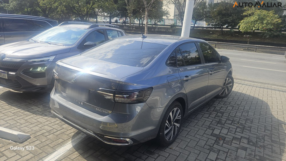 VOLKSWAGEN VIRTUS 1.0 200 TSI HIGHLINE AUTOMÁTICO
