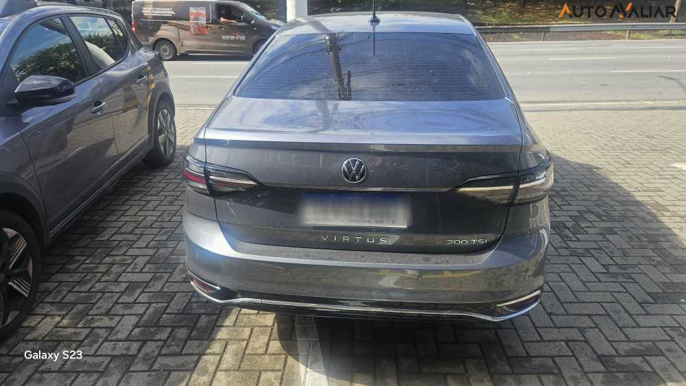VOLKSWAGEN VIRTUS 1.0 200 TSI HIGHLINE AUTOMÁTICO