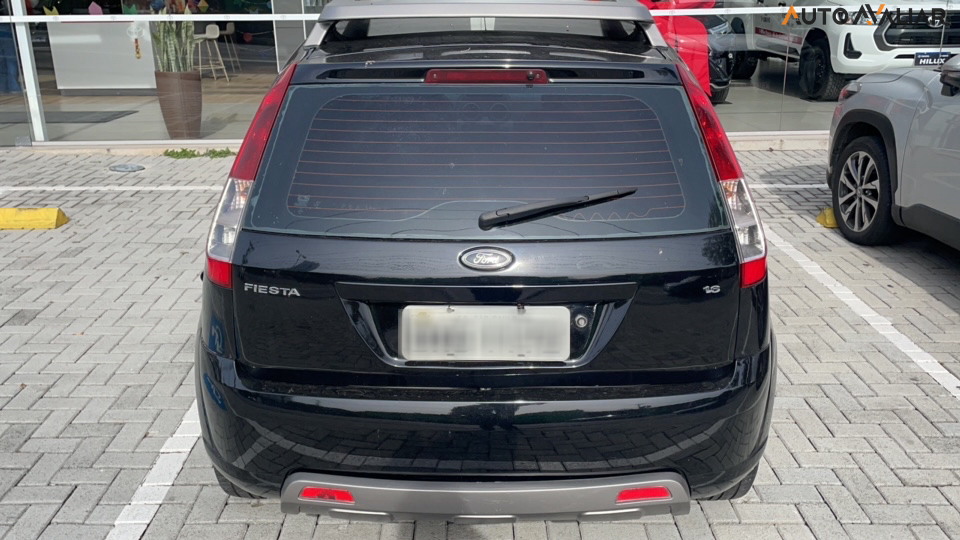 FORD FIESTA 1.6 MPI TRAIL HATCH 8V FLEX 4P MANUAL