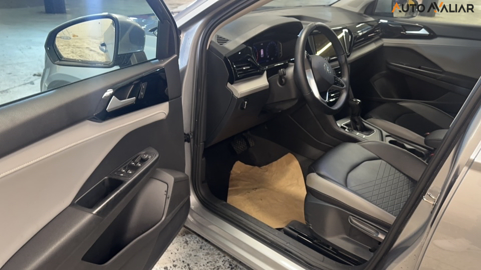 VOLKSWAGEN TAOS 1.4 250 TSI TOTAL FLEX COMFORTLINE AUTOMÁTICO