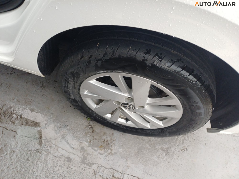 VOLKSWAGEN POLO 1.0 170 TSI COMFORTLINE AUTOMÁTICO