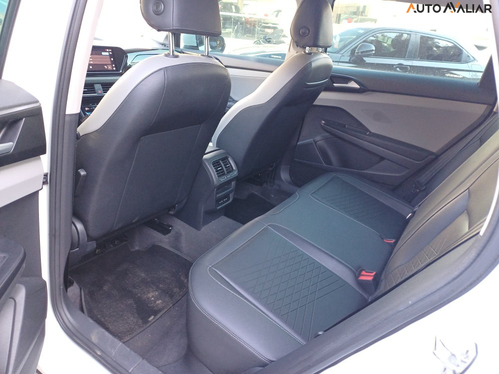 VOLKSWAGEN TAOS 1.4 250 TSI TOTAL FLEX COMFORTLINE AUTOMÁTICO