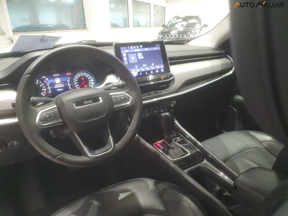 JEEP COMPASS 1.3 T270 TURBO FLEX LONGITUDE AT6