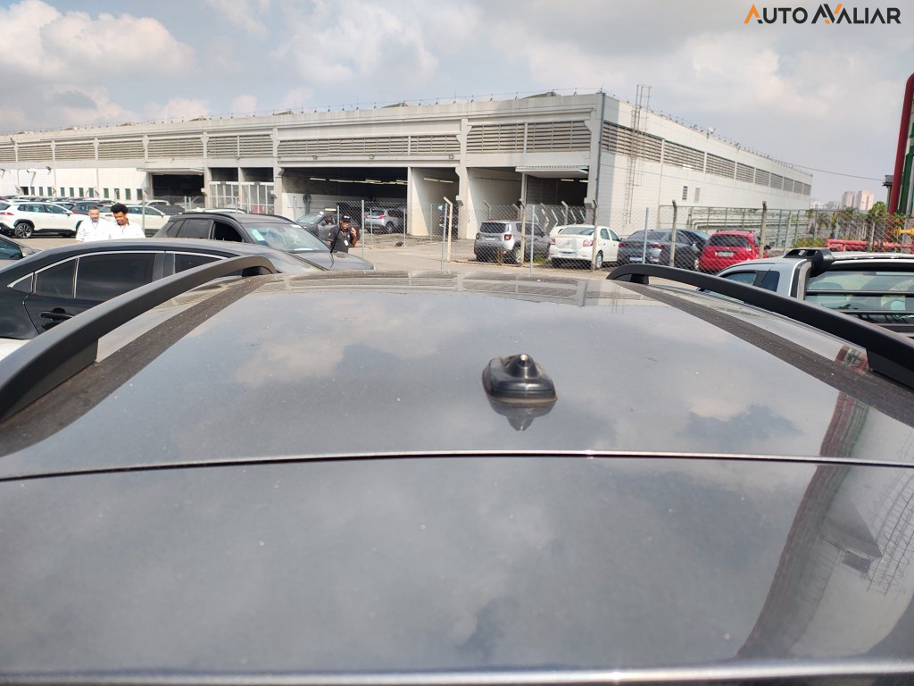 VOLKSWAGEN T-CROSS 1.0 200 TSI TOTAL FLEX COMFORTLINE AUTOMÁTICO