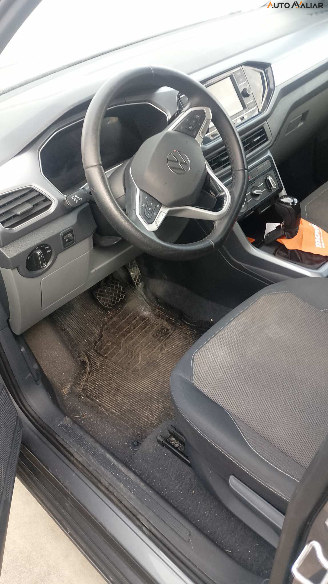 VOLKSWAGEN T-CROSS 1.0 200 TSI TOTAL FLEX AUTOMÁTICO