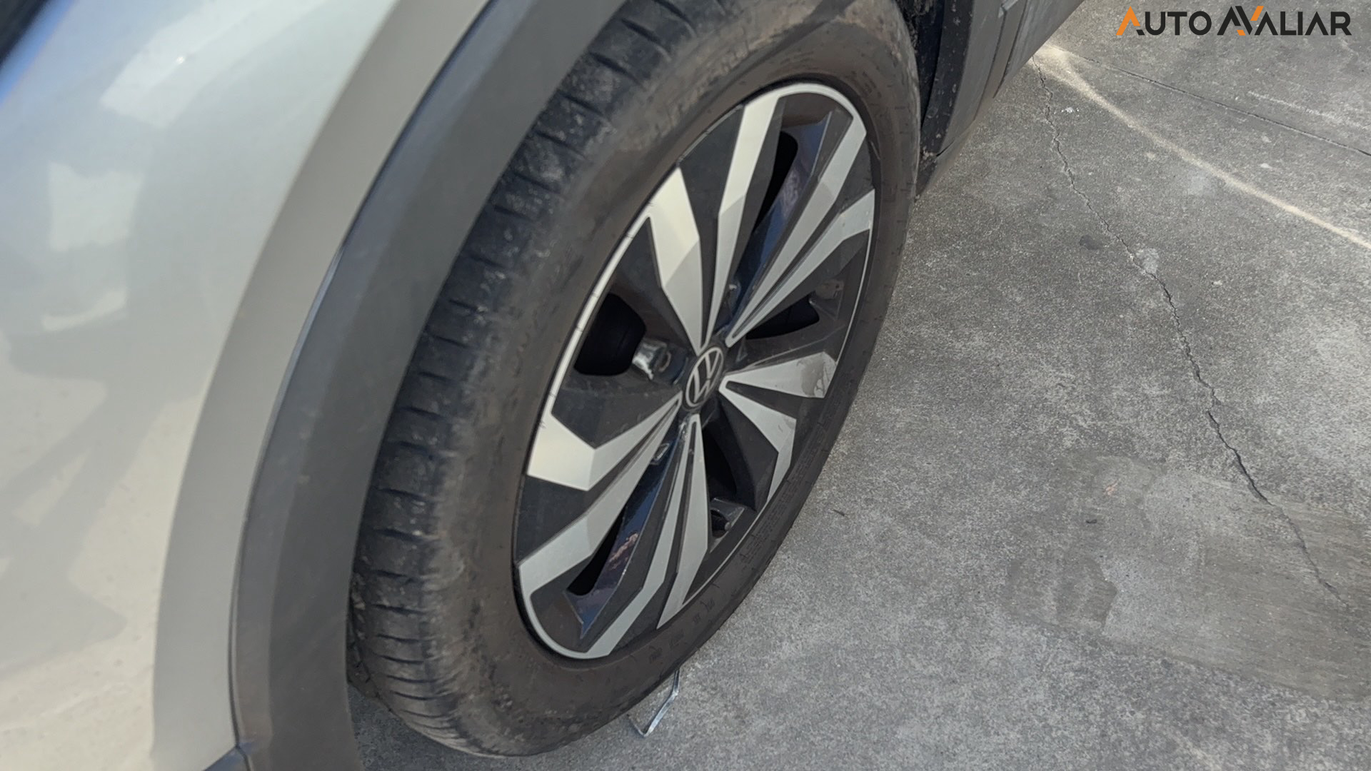 VOLKSWAGEN T-CROSS 1.0 200 TSI TOTAL FLEX COMFORTLINE AUTOMÁTICO