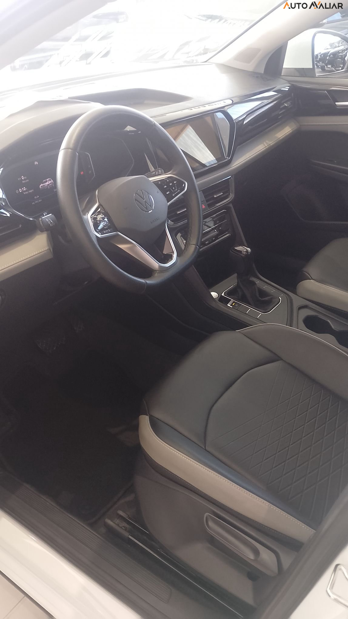 VOLKSWAGEN TAOS 1.4 250 TSI TOTAL FLEX COMFORTLINE AUTOMÁTICO