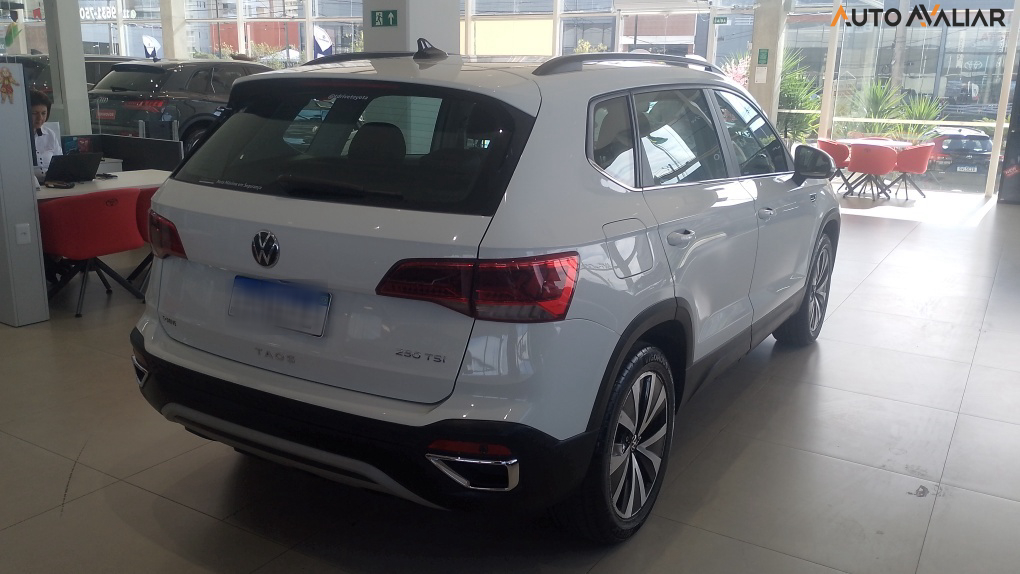 VOLKSWAGEN TAOS 1.4 250 TSI TOTAL FLEX COMFORTLINE AUTOMÁTICO
