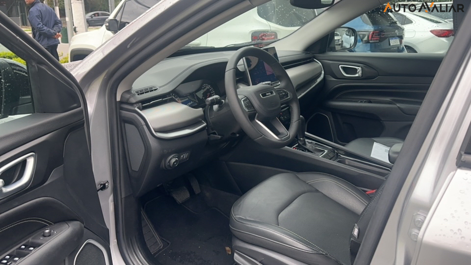 JEEP COMPASS 1.3 T270 TURBO FLEX LONGITUDE AT6